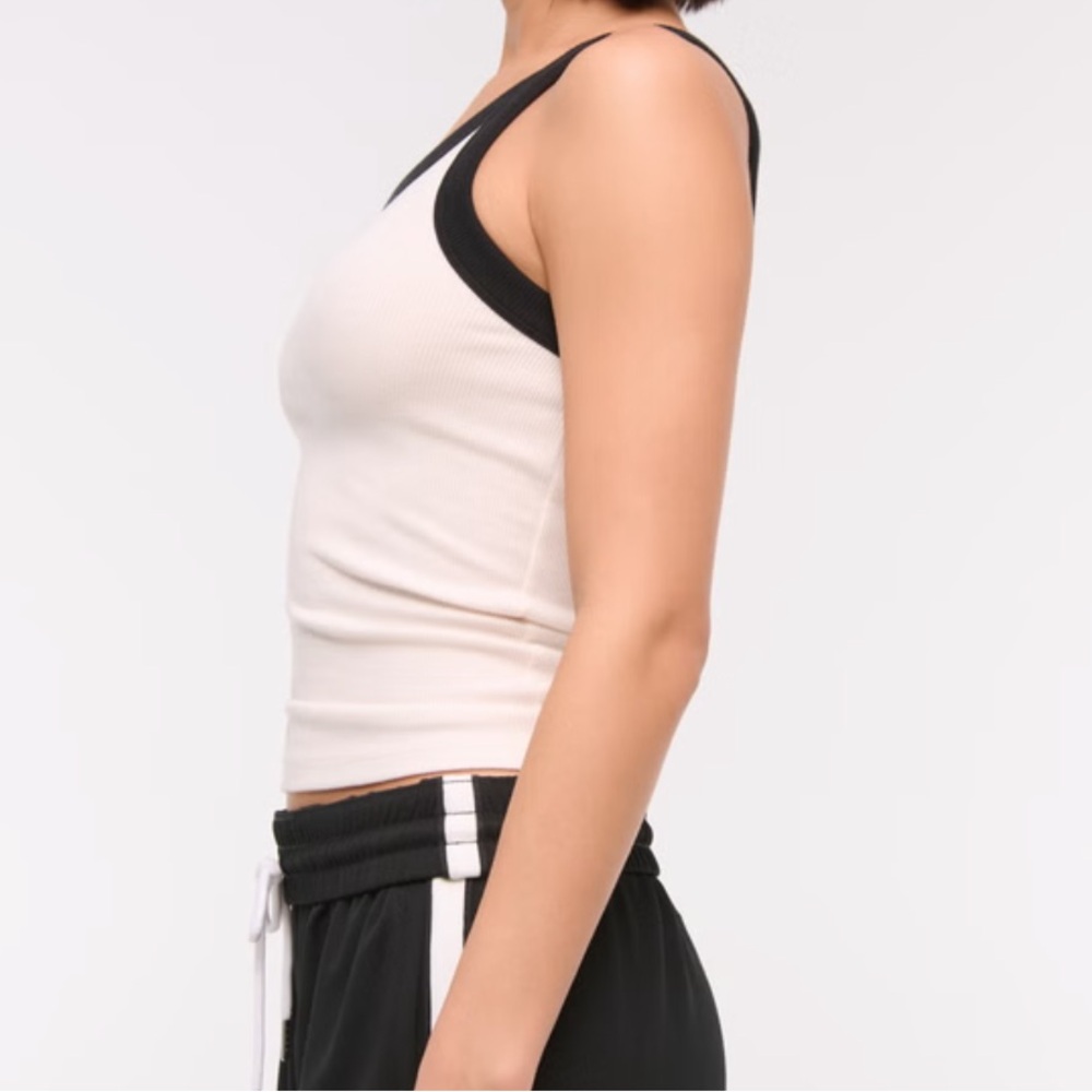 One-Shoulder Rib Tank - Picture 5 of 6